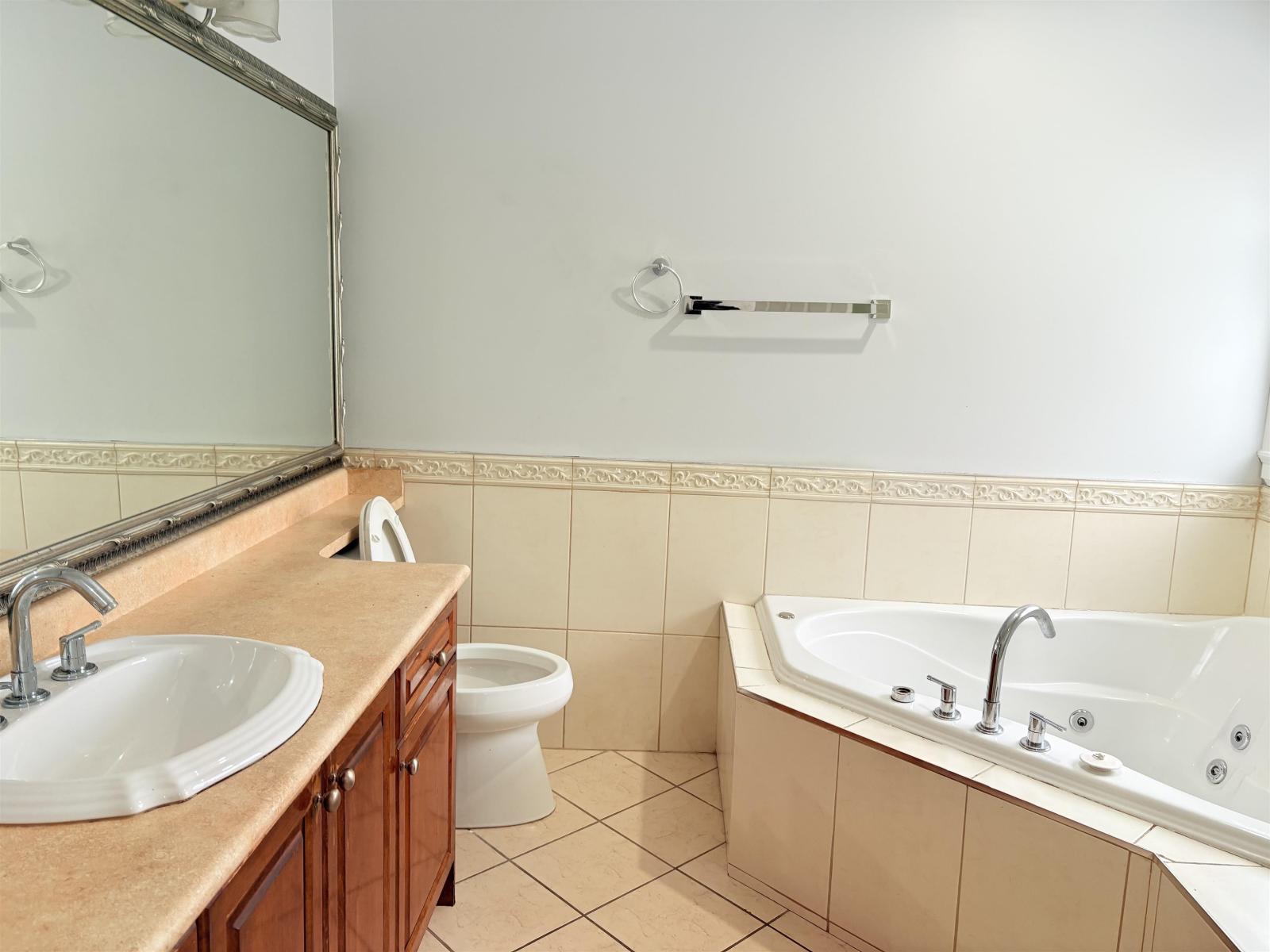 8056 135A Street, Surrey — photo 26