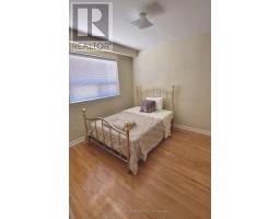 5 Renault Crescent, Toronto, ON M9P1J2 Photo 6