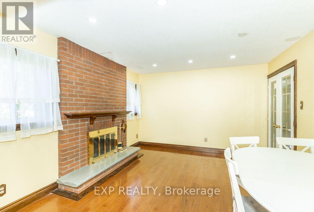64 Burden Crescent, Ajax, ON photo 11