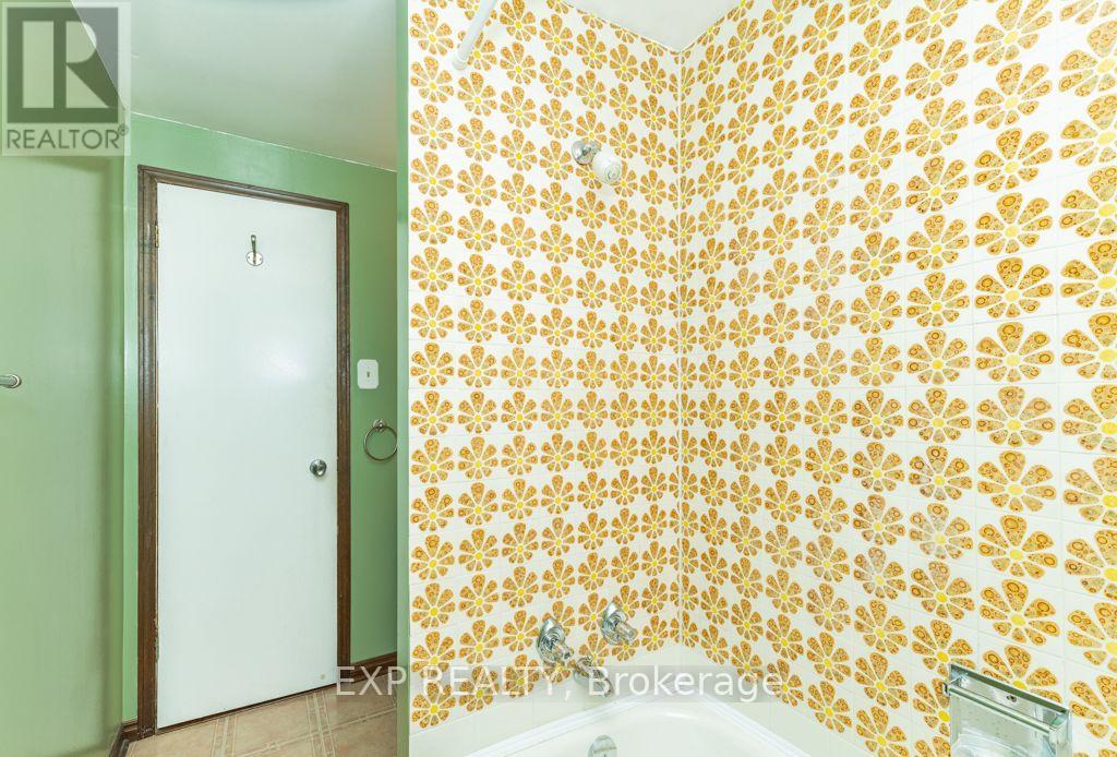 64 Burden Crescent, Ajax, ON photo 34