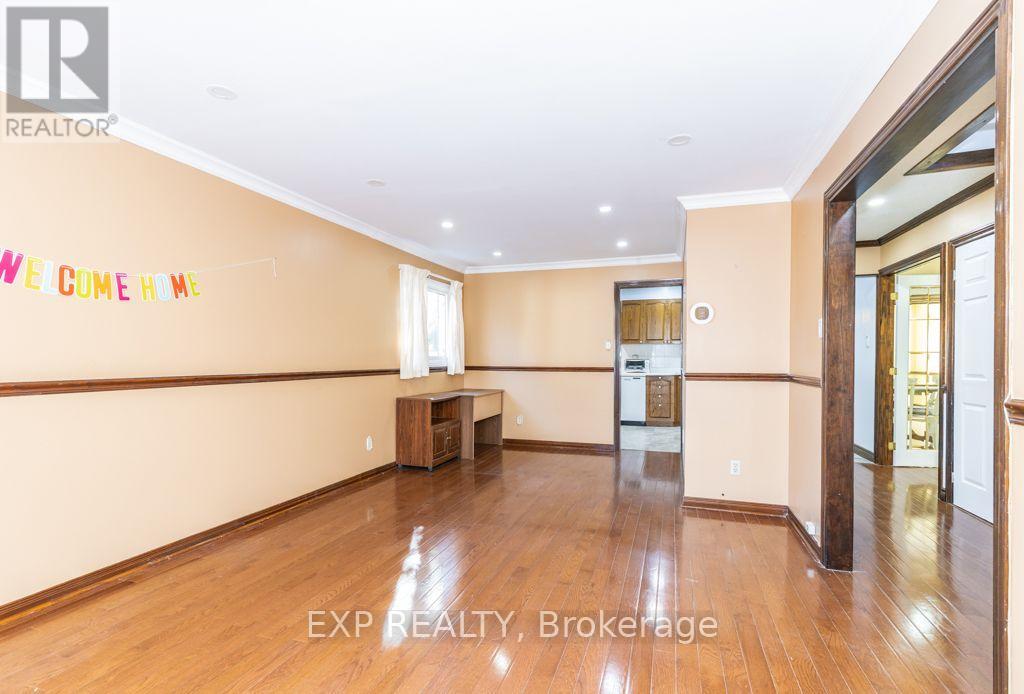 64 Burden Crescent, Ajax, ON photo 4