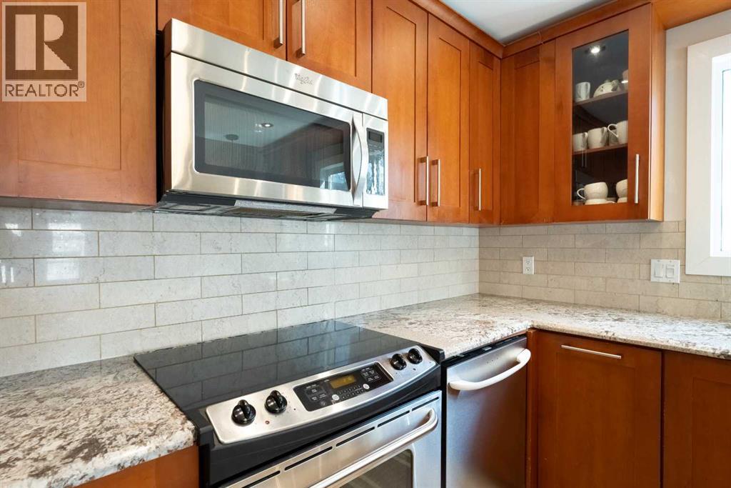 208 Woodpark Place SW photo 5