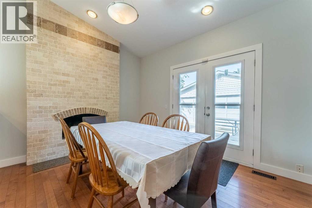 208 Woodpark Place SW photo 8
