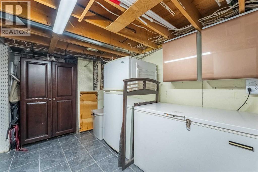208 Woodpark Place SW photo 34