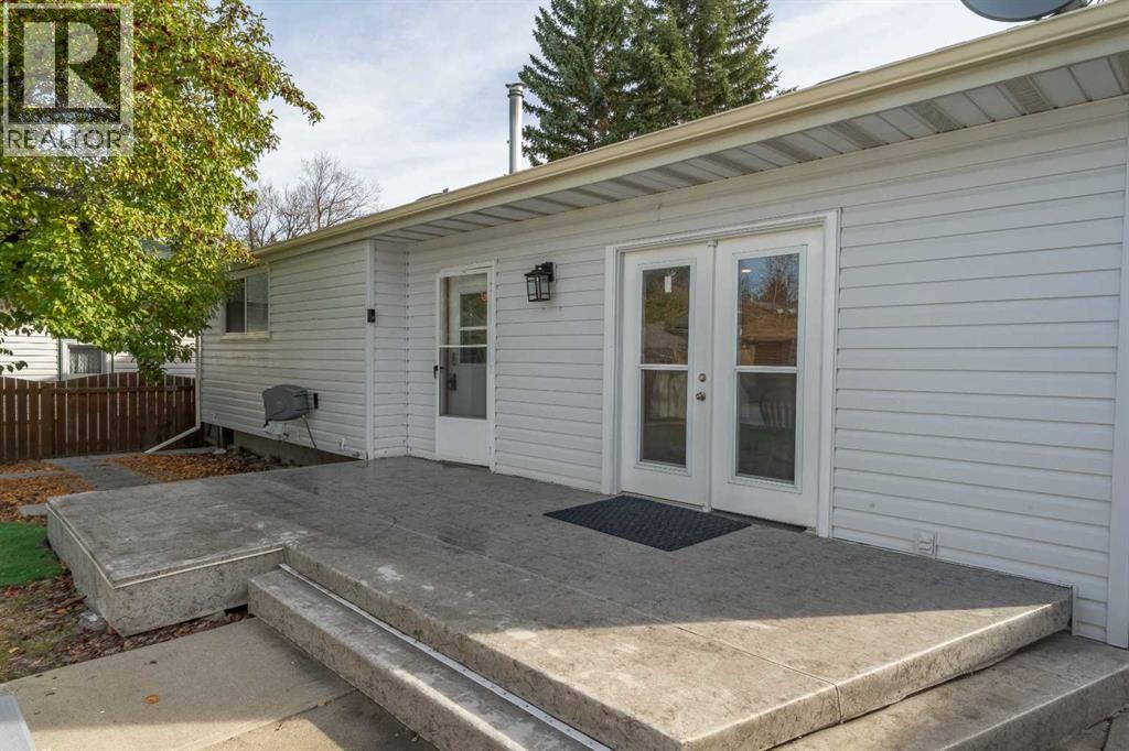 208 Woodpark Place SW photo 36