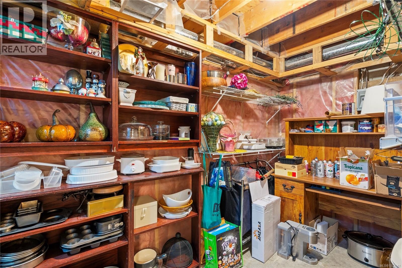 1072 Roberton Blvd, Parksville - Image 1