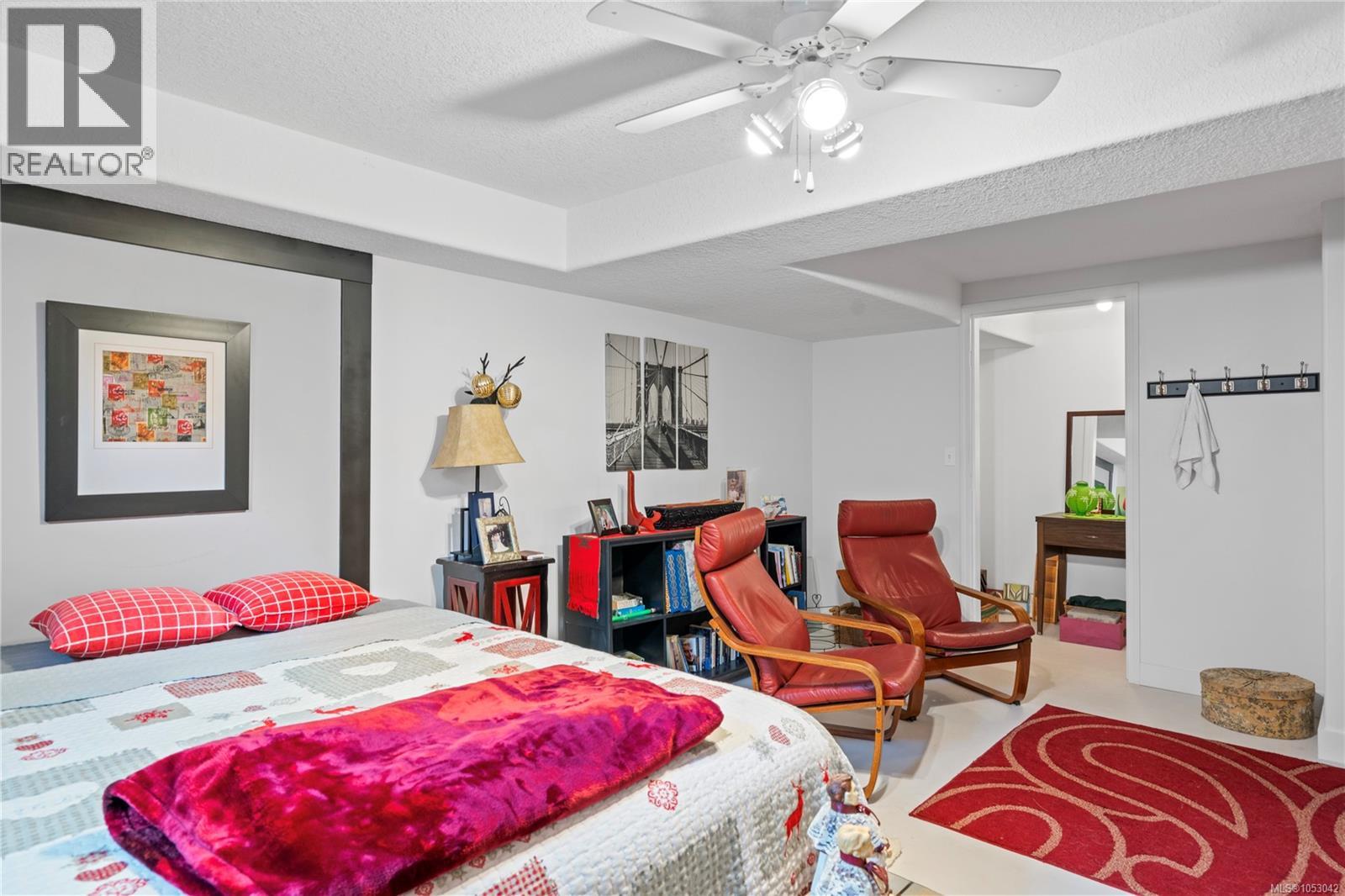 1072 Roberton Blvd, Parksville - Image 1