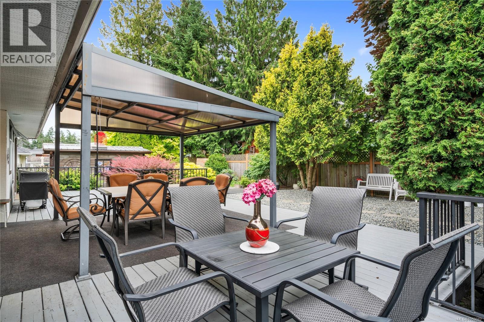 1072 Roberton Blvd, Parksville - Image 1
