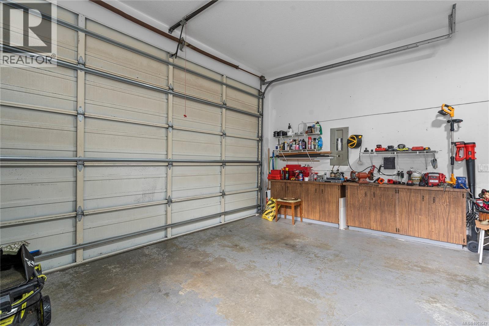 1072 Roberton Blvd, Parksville - Image 1