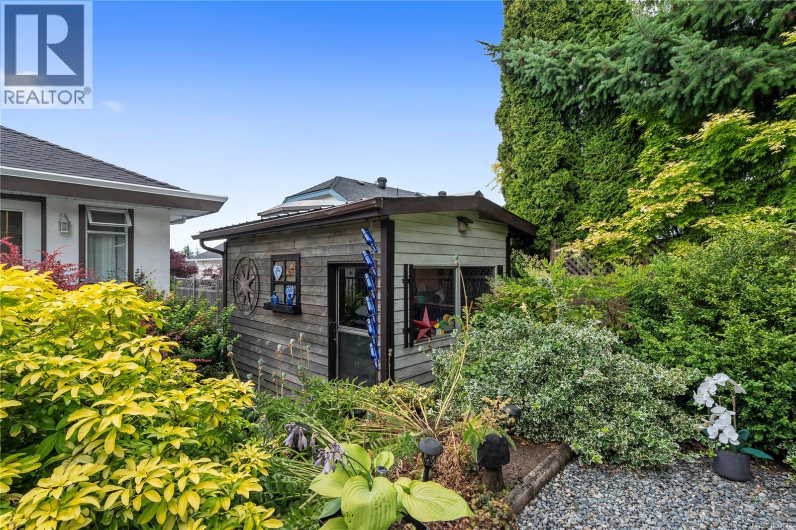 1072 Roberton Blvd, Parksville - Image 1