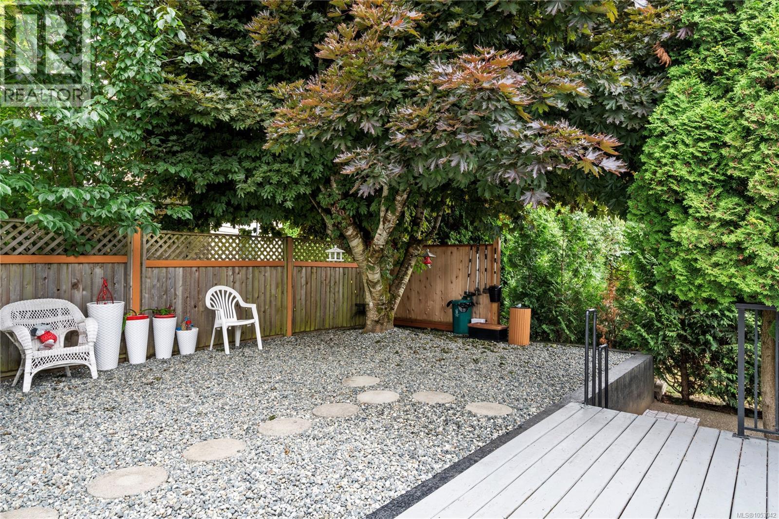 1072 Roberton Blvd, Parksville - Image 1