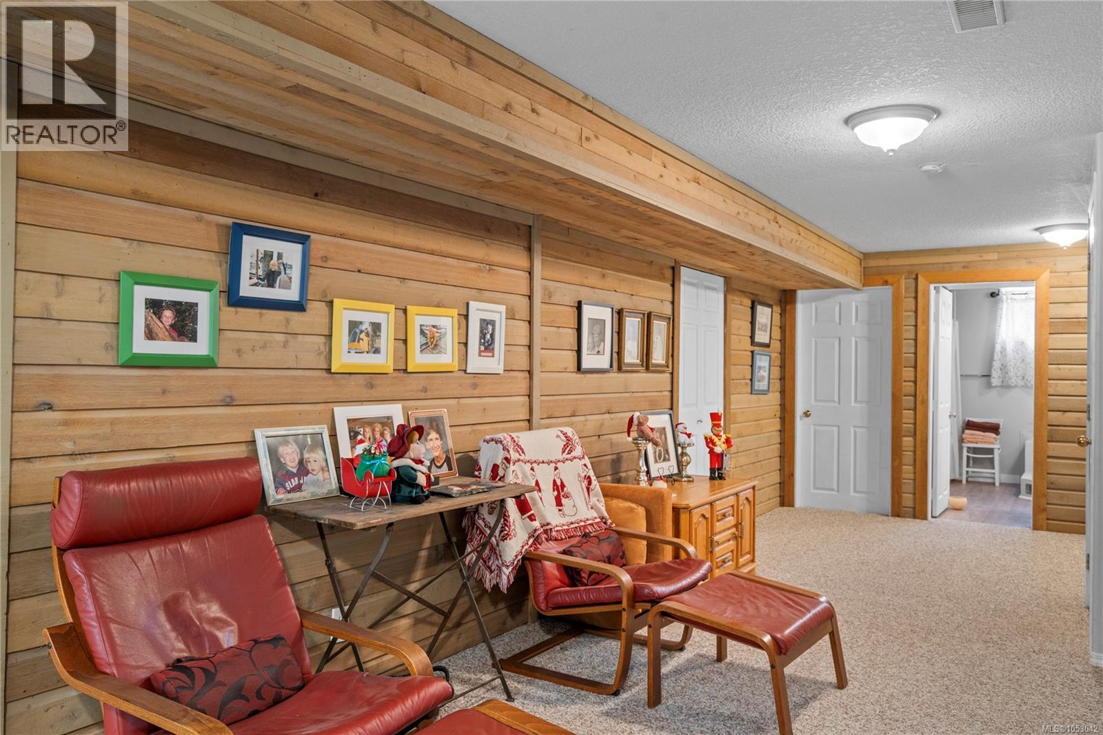 1072 Roberton Blvd, Parksville - Image 1