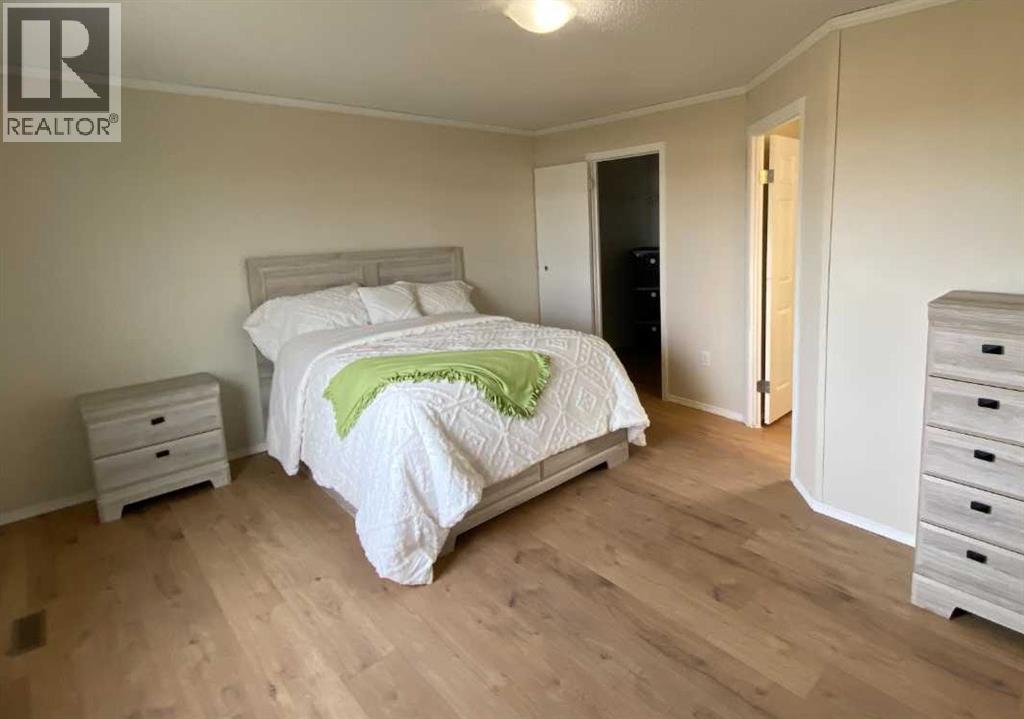 127 Meadowplace Drive E, photo 14 of 24