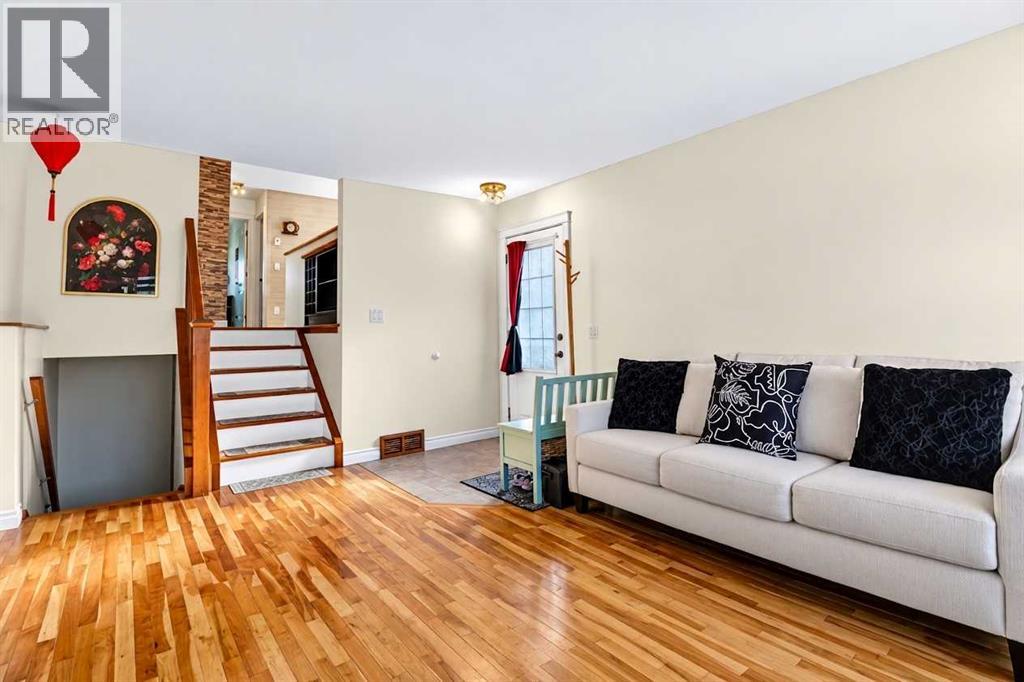 20 Erin Croft Place SE photo 7