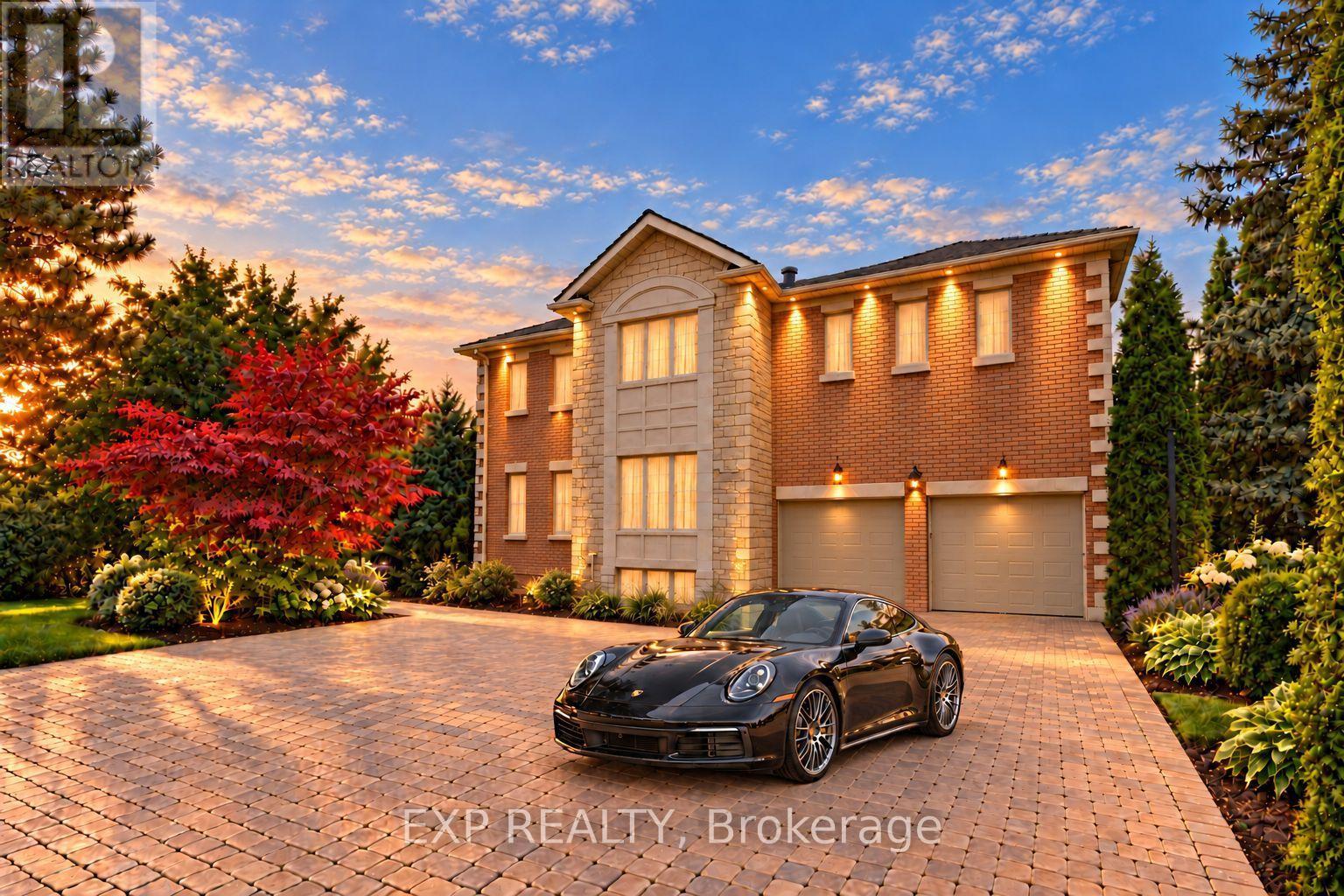 Detached at 2 SHALLMAR GARDENS, Richmond Hill (Bayview Hill), ON