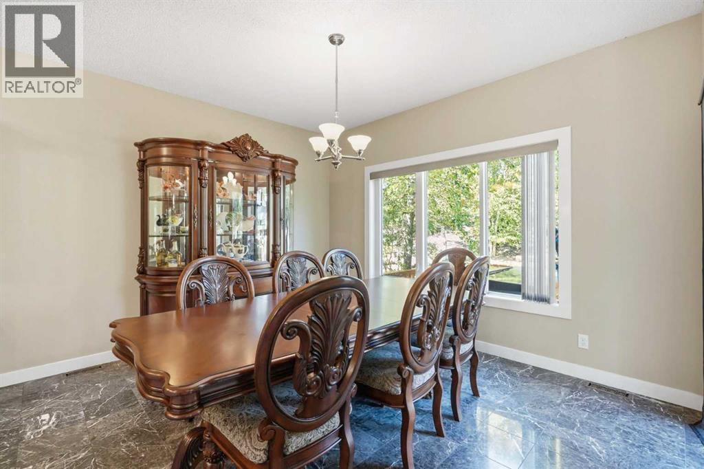 242 Tusslewood Grove NW, photo 12 of 41