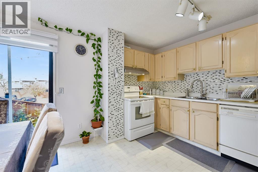 56 Falshire Terrace NE photo 14