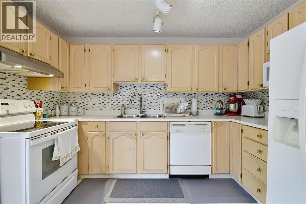 56 Falshire Terrace NE photo 15