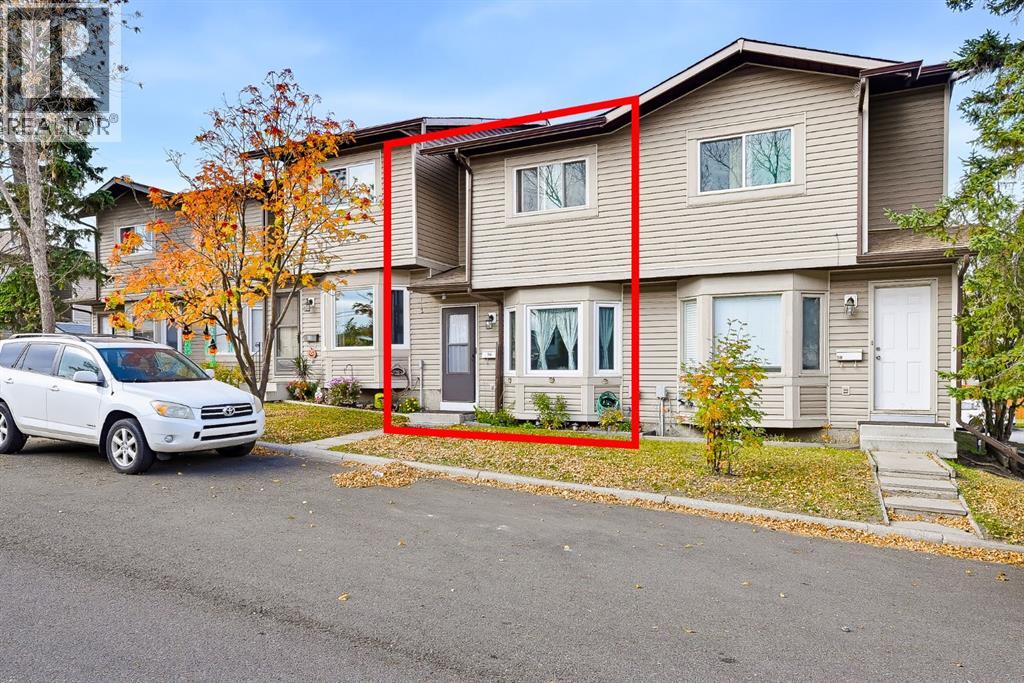 56 Falshire Terrace NE photo 2