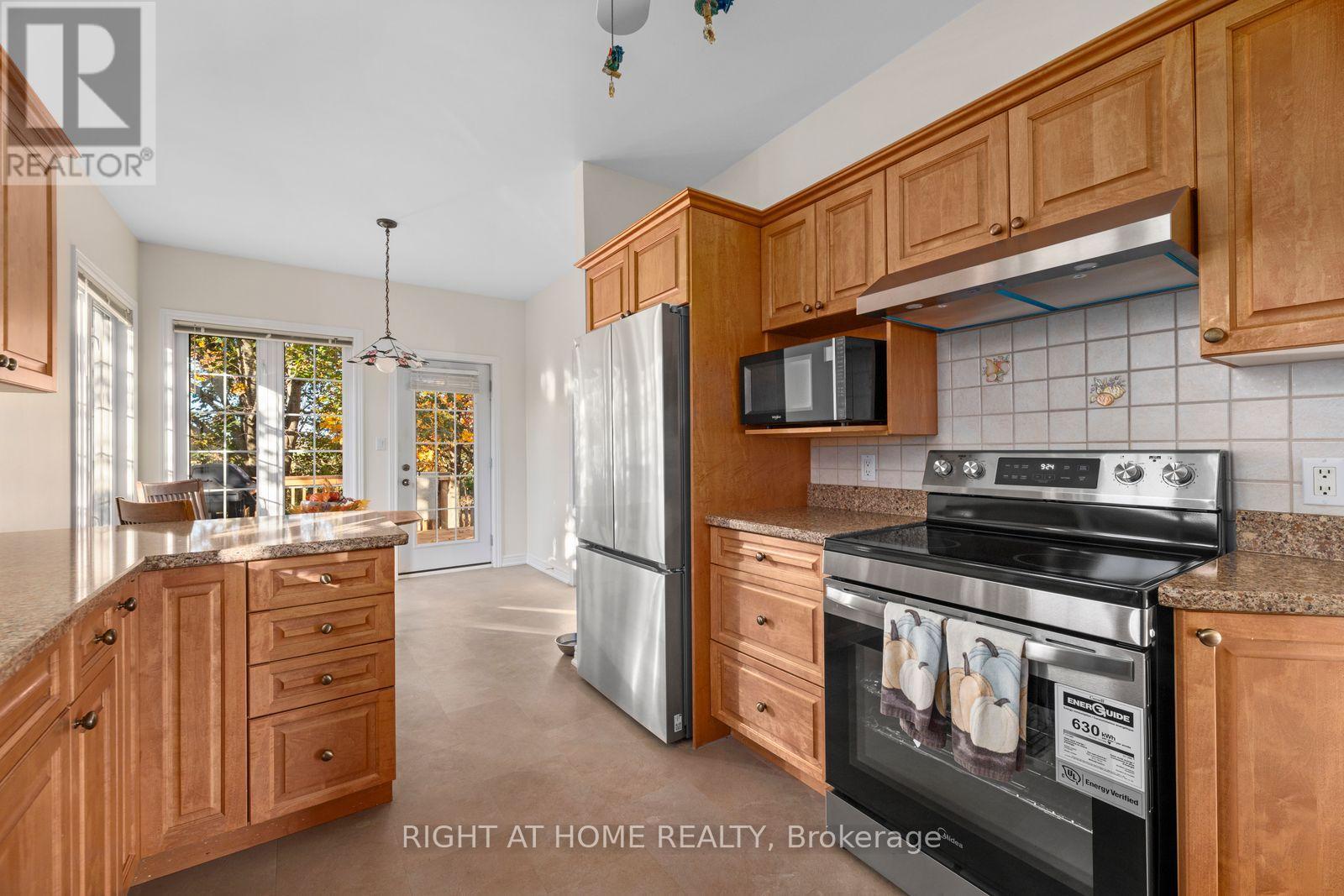 21 CRESCENT MOON LANE, Kawartha Lakes (Mariposa) — photo 9