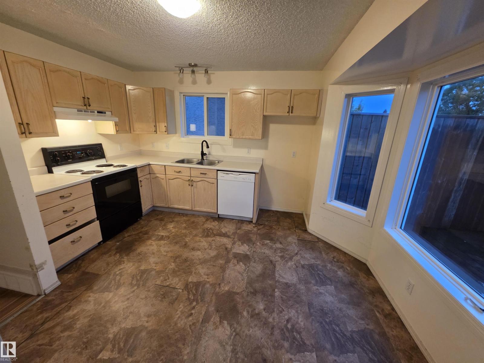 #136 5 ABERDEEN WY, Stony Plain — photo 2
