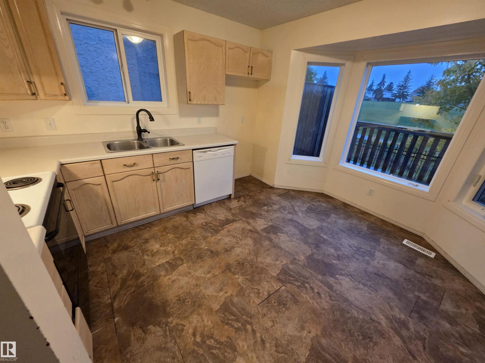 #136 5 ABERDEEN WY, Stony Plain — photo 4