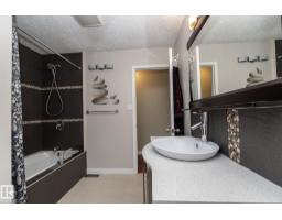 7412 33 Av Nw, Edmonton, AB T6K1J4 Photo 9
