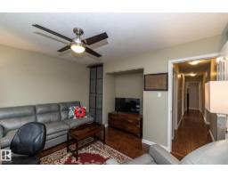 7412 33 Av Nw, Edmonton, AB T6K1J4 Photo 11