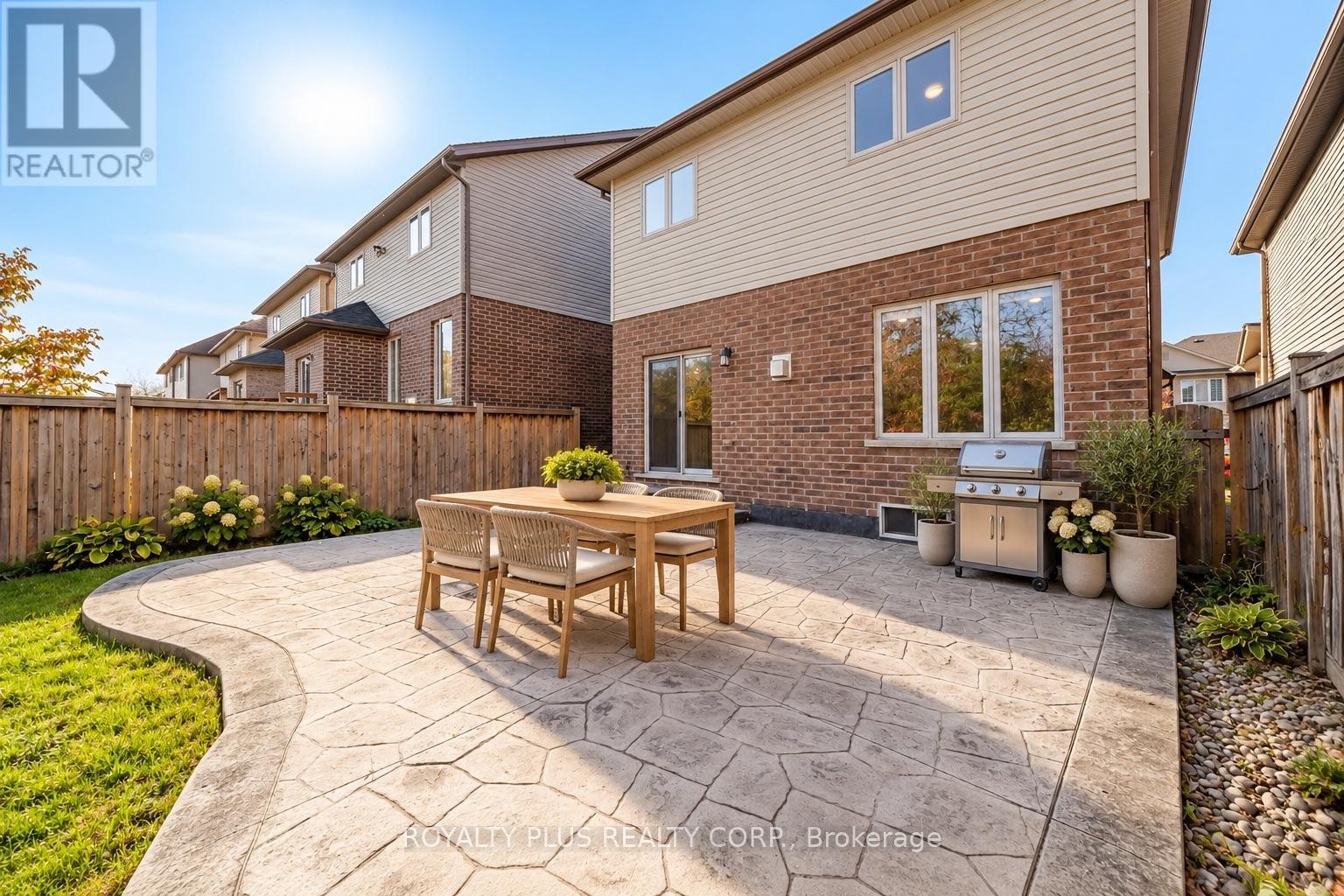 116 Echovalley Drive, Hamilton, ON photo 13