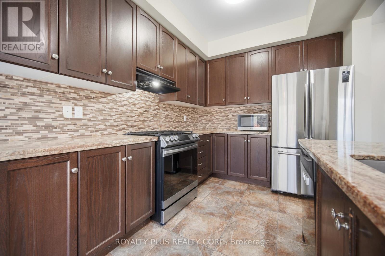 116 Echovalley Drive, Hamilton, ON photo 17
