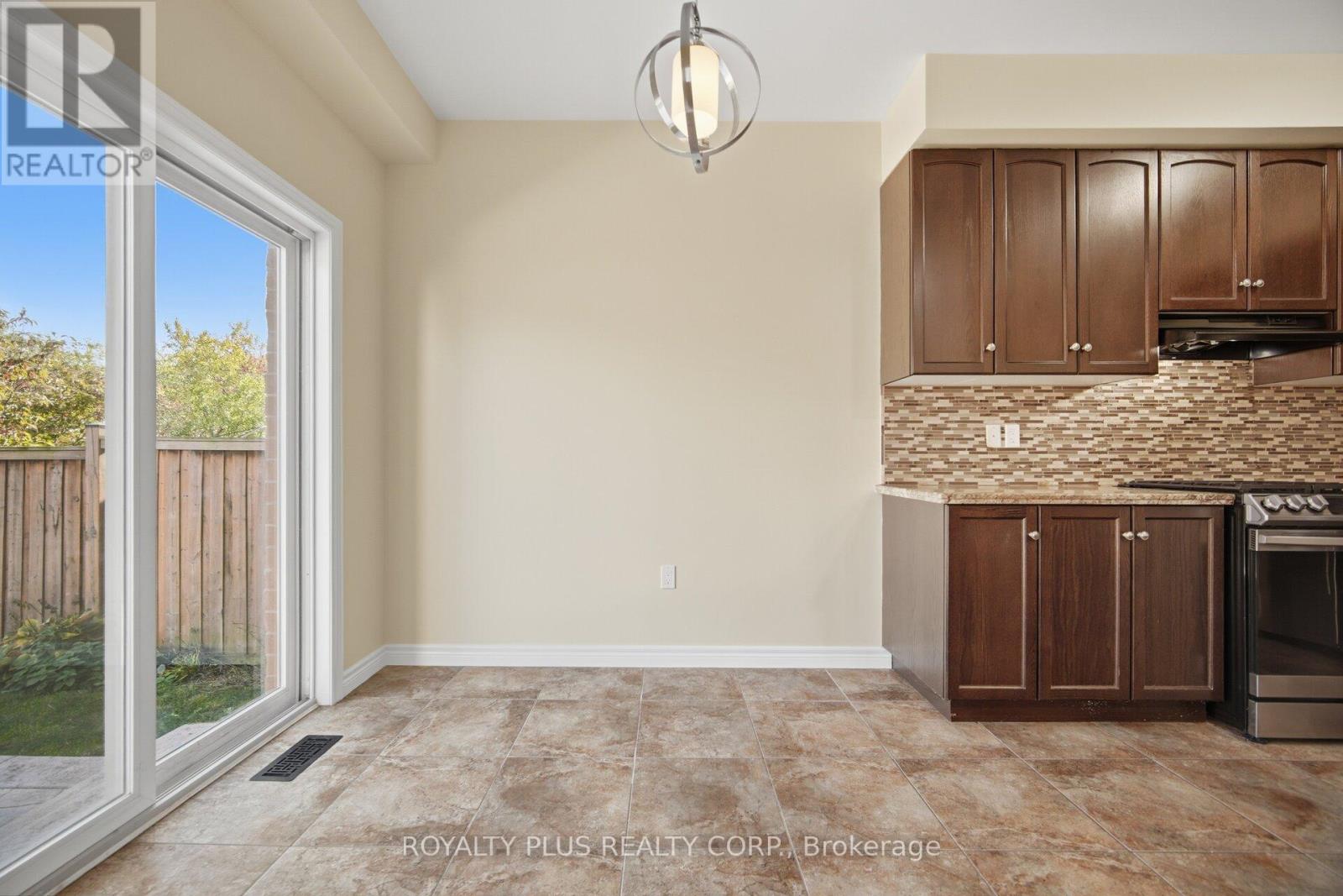 116 Echovalley Drive, Hamilton, ON photo 20