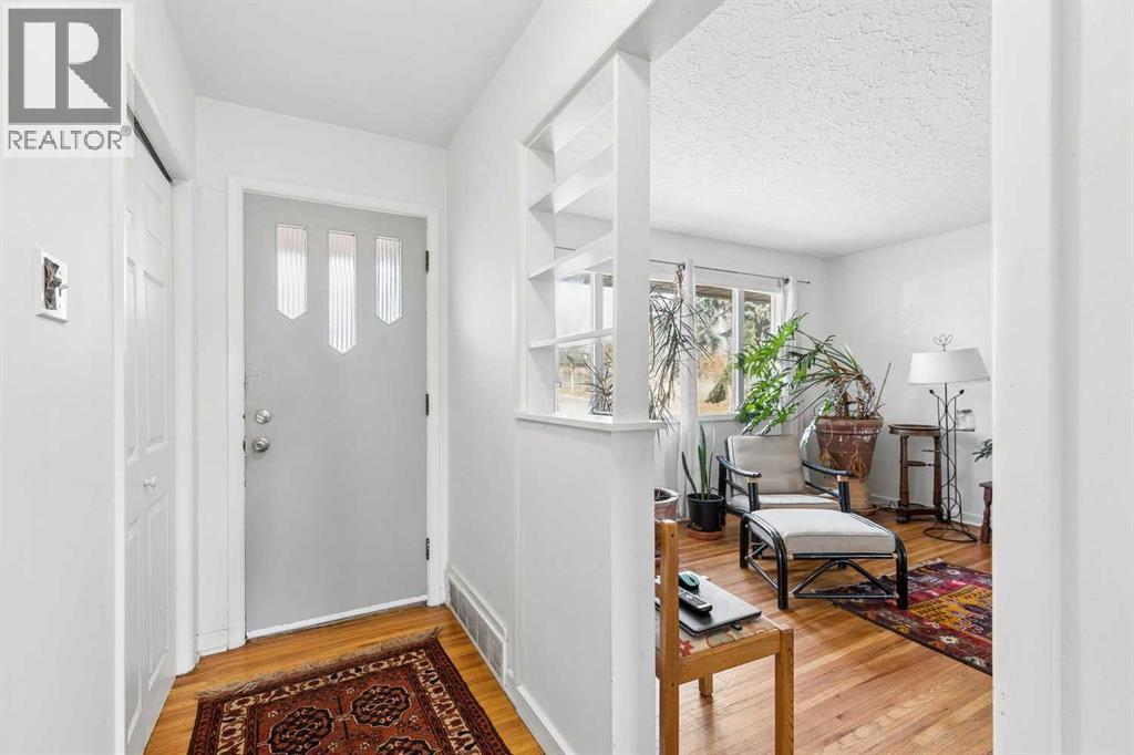 56 Hunter Street NW photo 3
