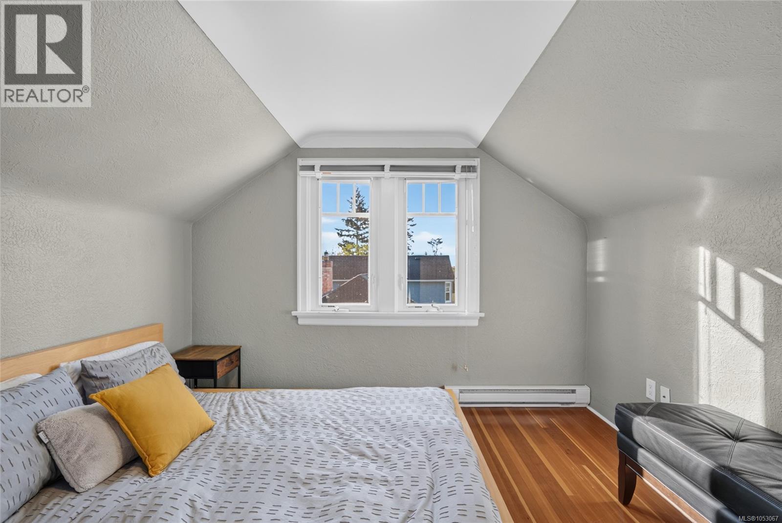  3015 Dean Avenue, Saanich