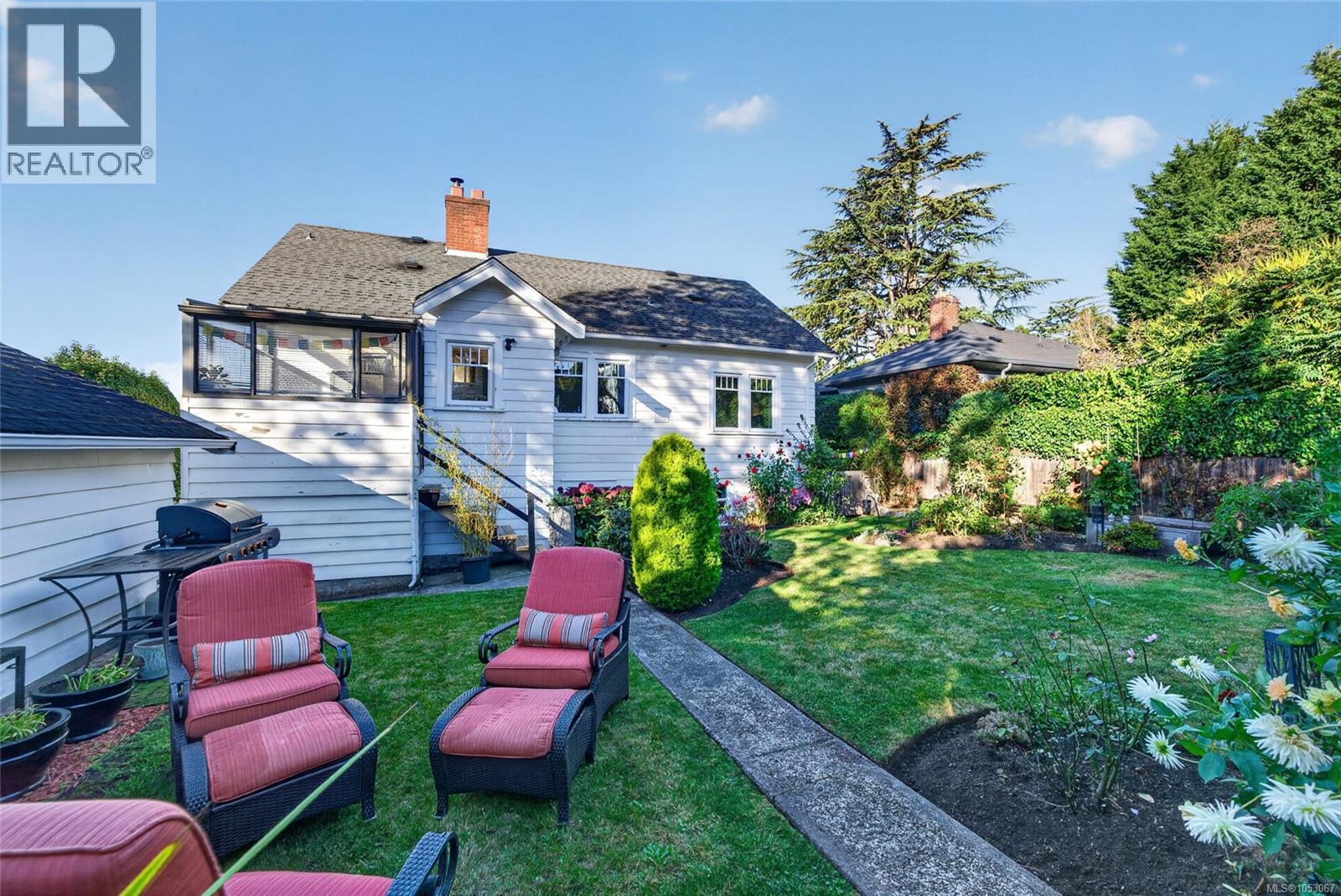  3015 Dean Avenue, Saanich