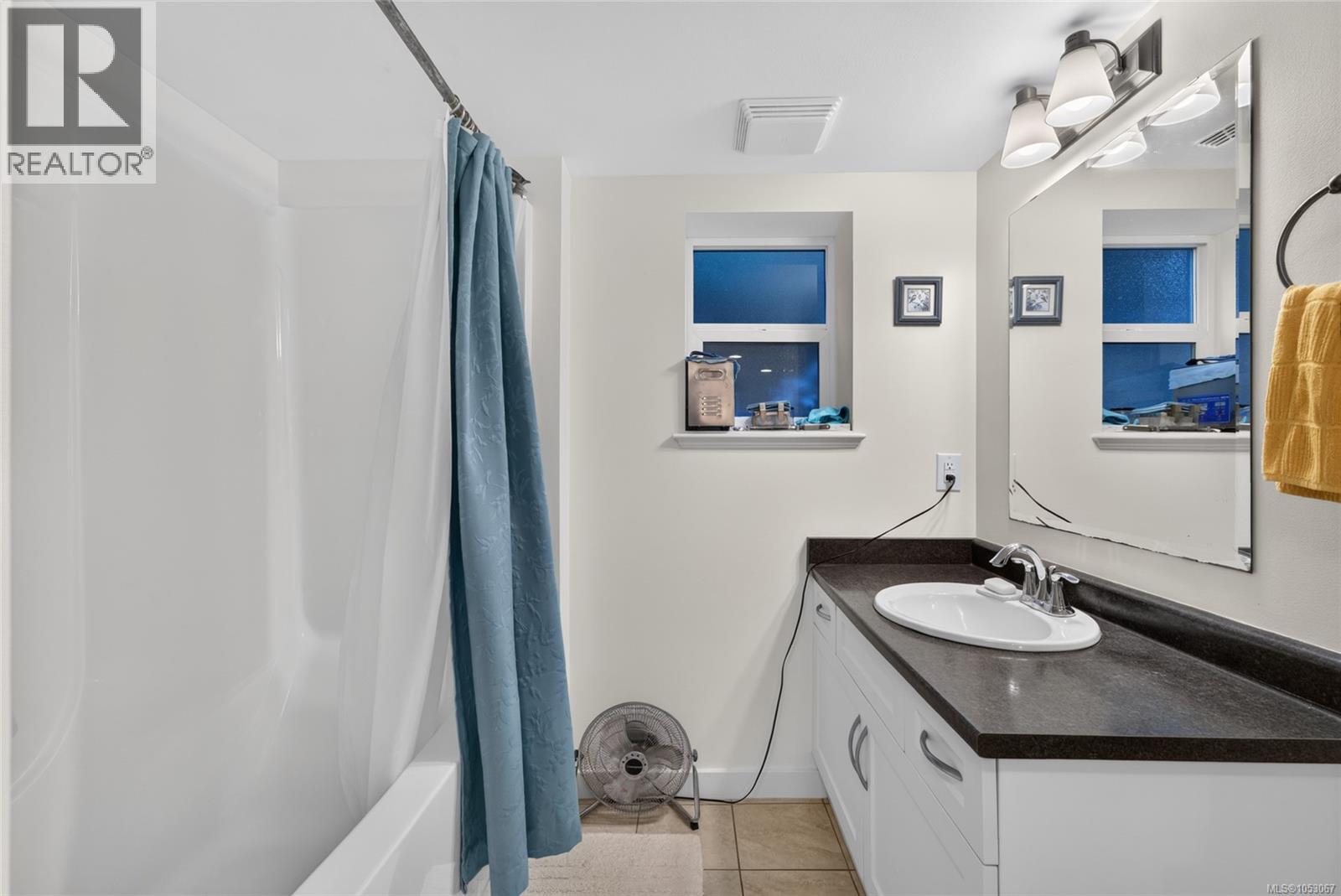  3015 Dean Avenue, Saanich