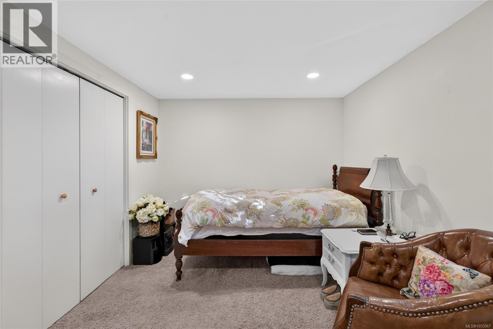  3015 Dean Avenue, Saanich