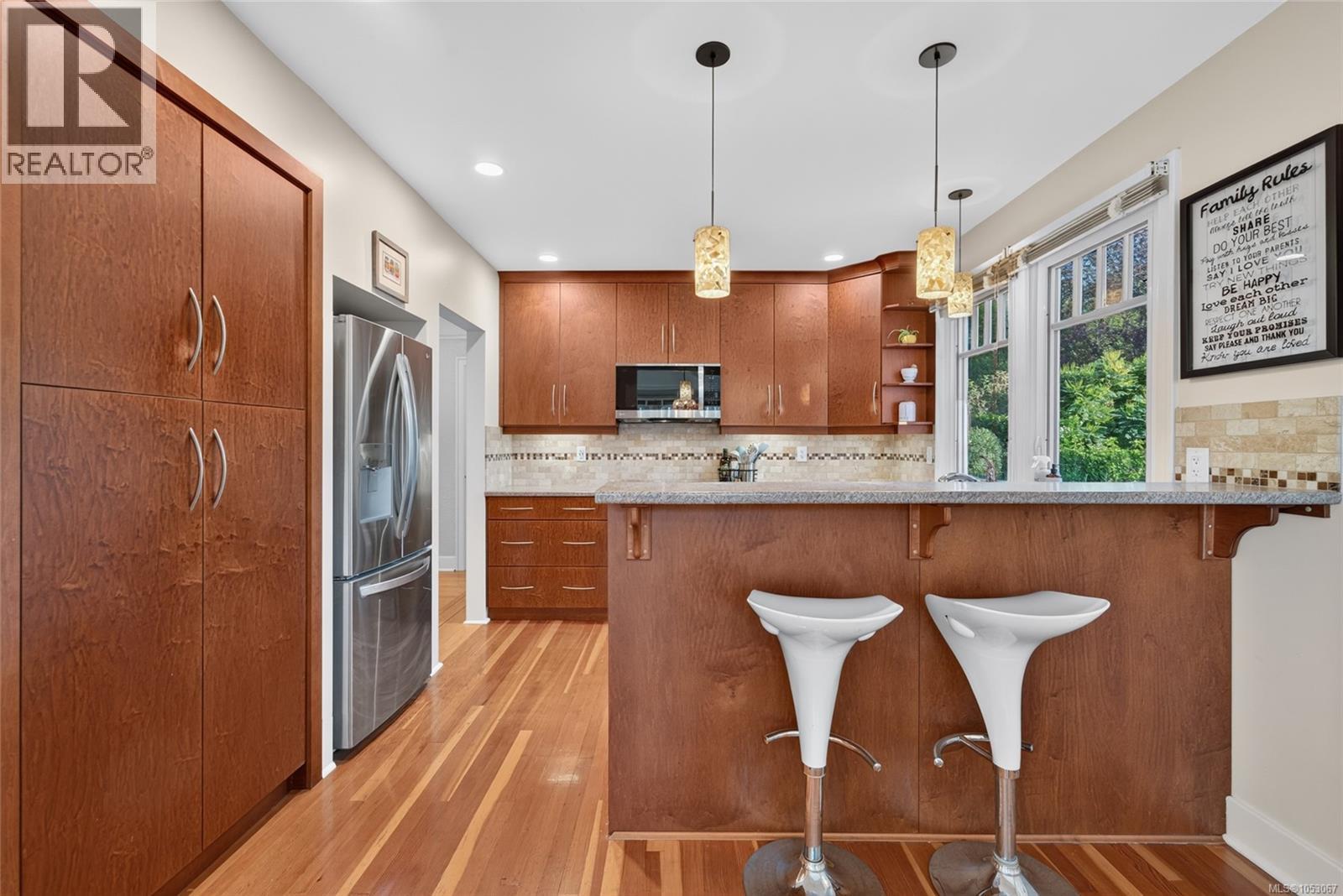  3015 Dean Avenue, Saanich