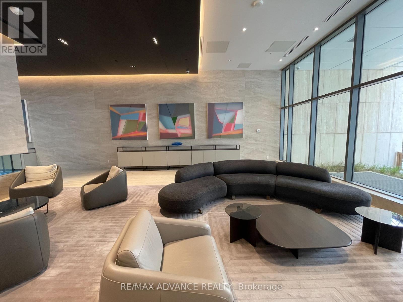 Photo of 2221 Yonge Street