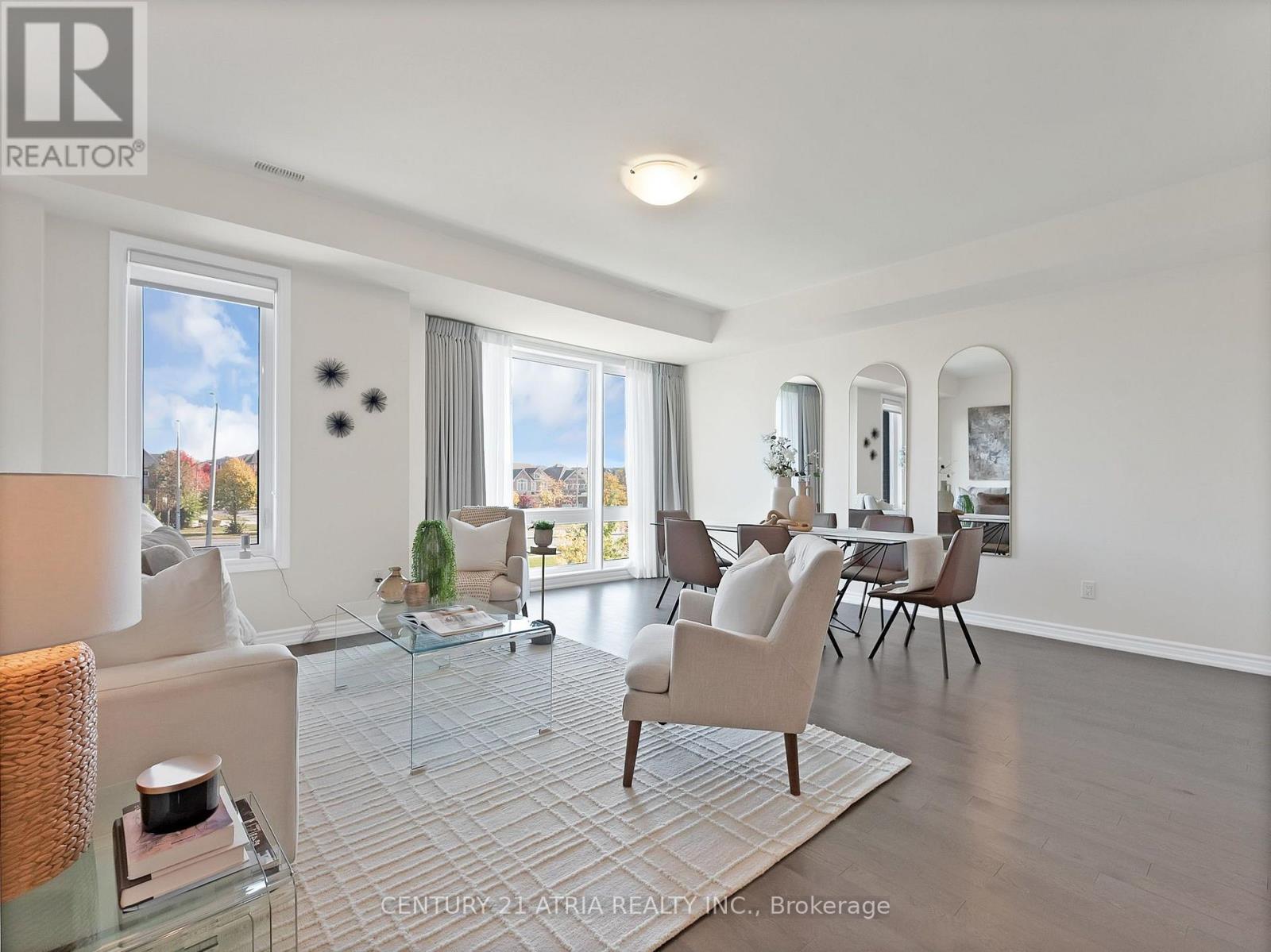 17 Hammersmith Lane, Markham, ON photo 3