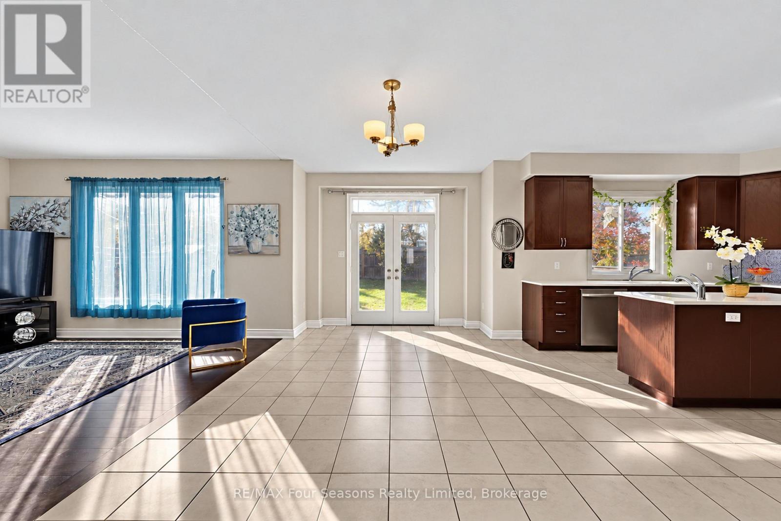 71 Lockerbie Crescent, Collingwood photo 12