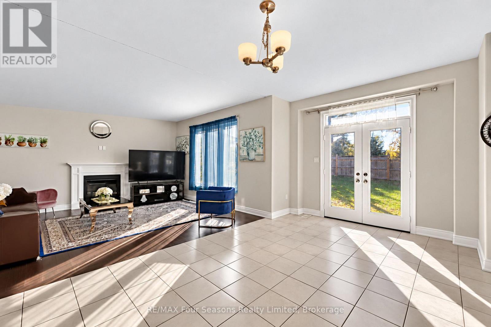 71 Lockerbie Crescent, Collingwood photo 13