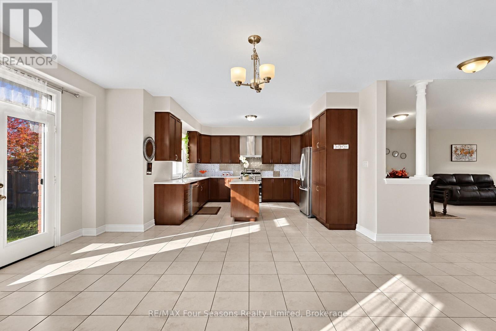 71 Lockerbie Crescent, Collingwood photo 14