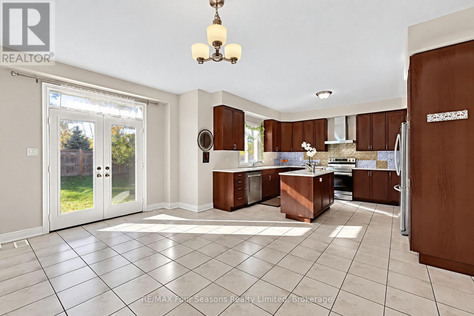 71 Lockerbie Crescent, Collingwood photo 15