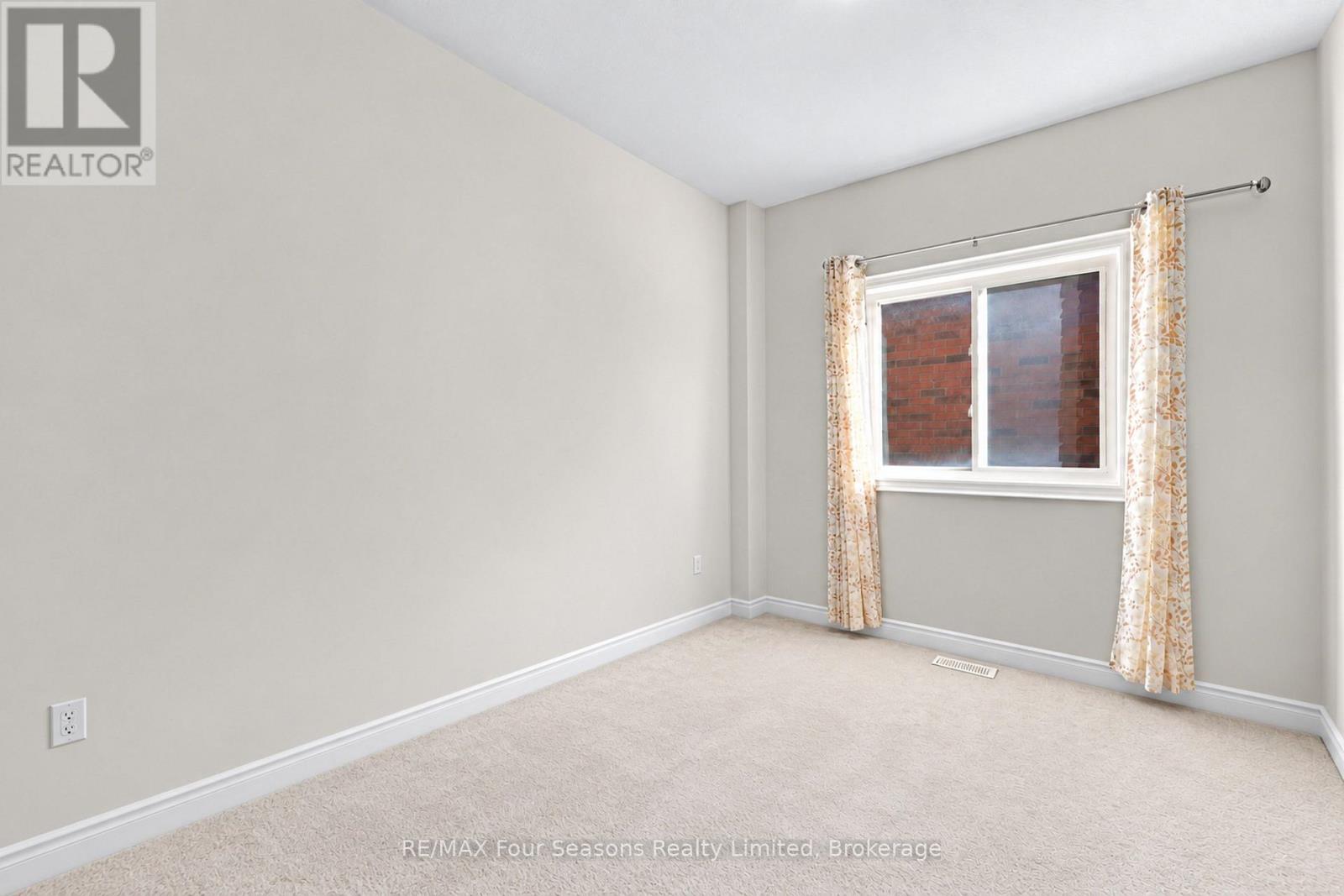 71 Lockerbie Crescent, Collingwood photo 19