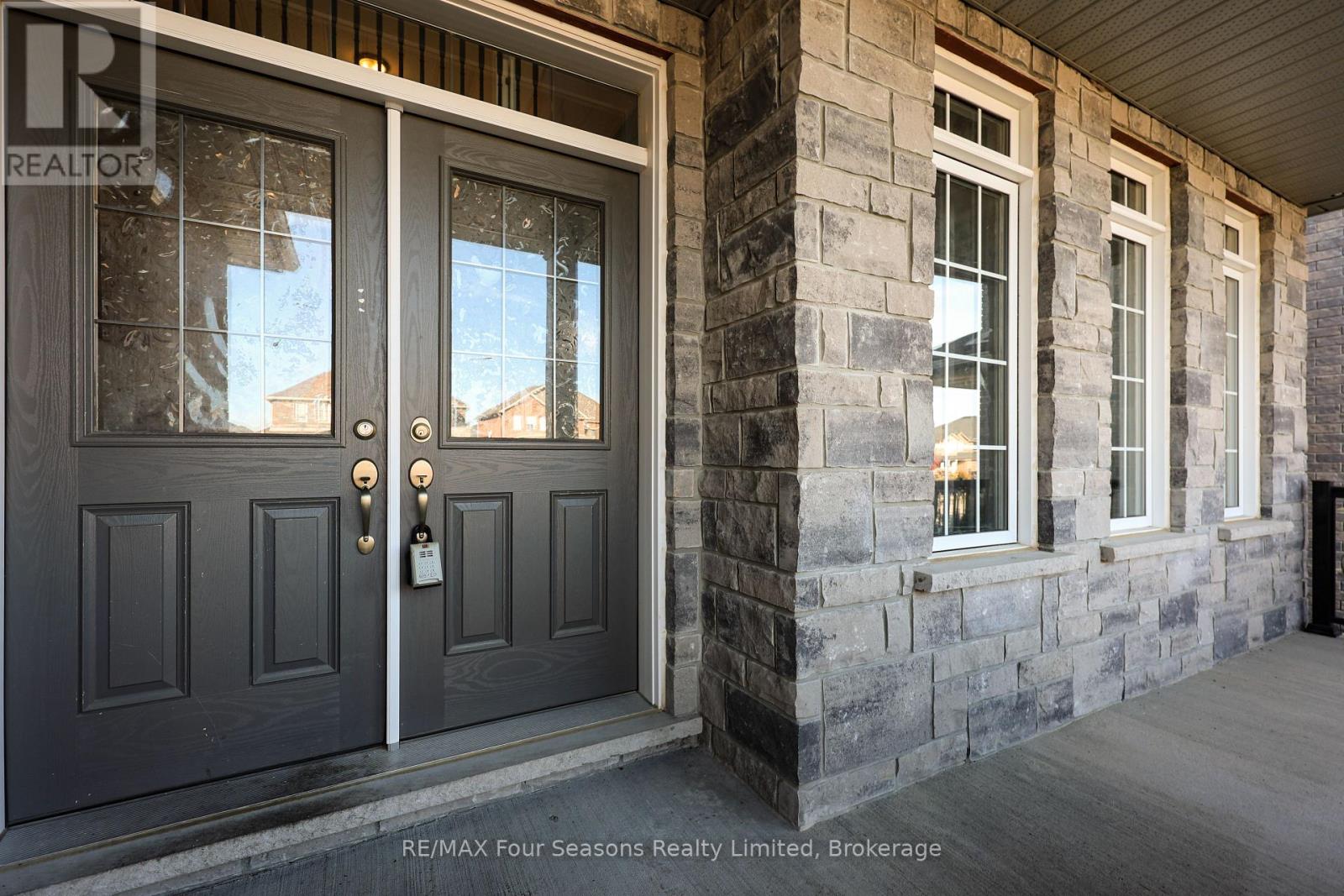 71 Lockerbie Crescent, Collingwood photo 6