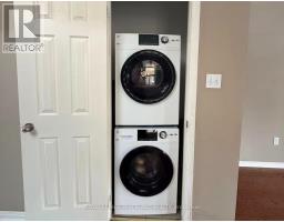 Bedroom 3 - Upper Unit - 367 Marble Place, Newmarket, ON L3X2P1 Photo 6