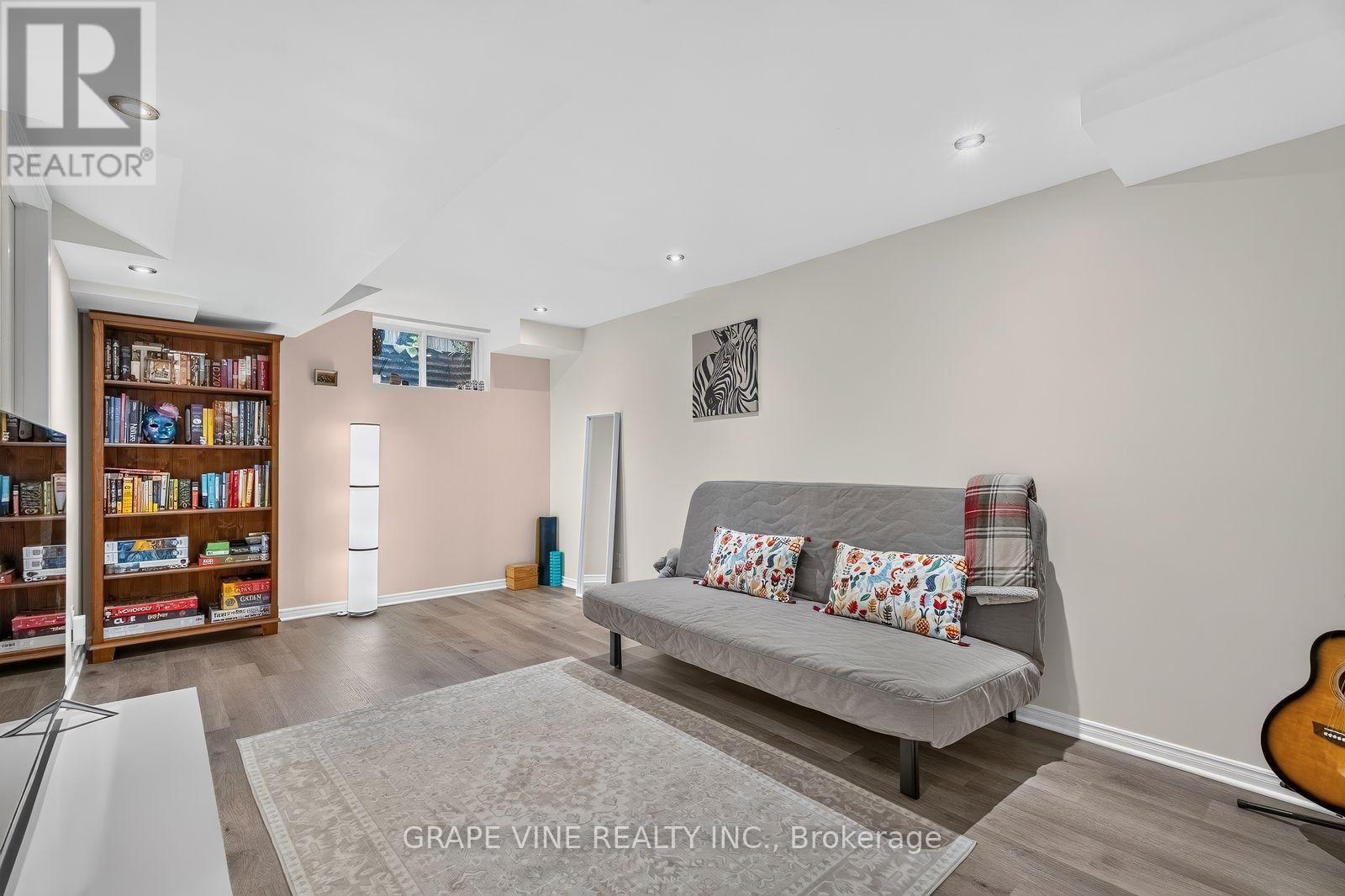 Commercial Properties for Sale in Ottawa – 22 HODGSON COURT – By Peter Sagos - Image 17