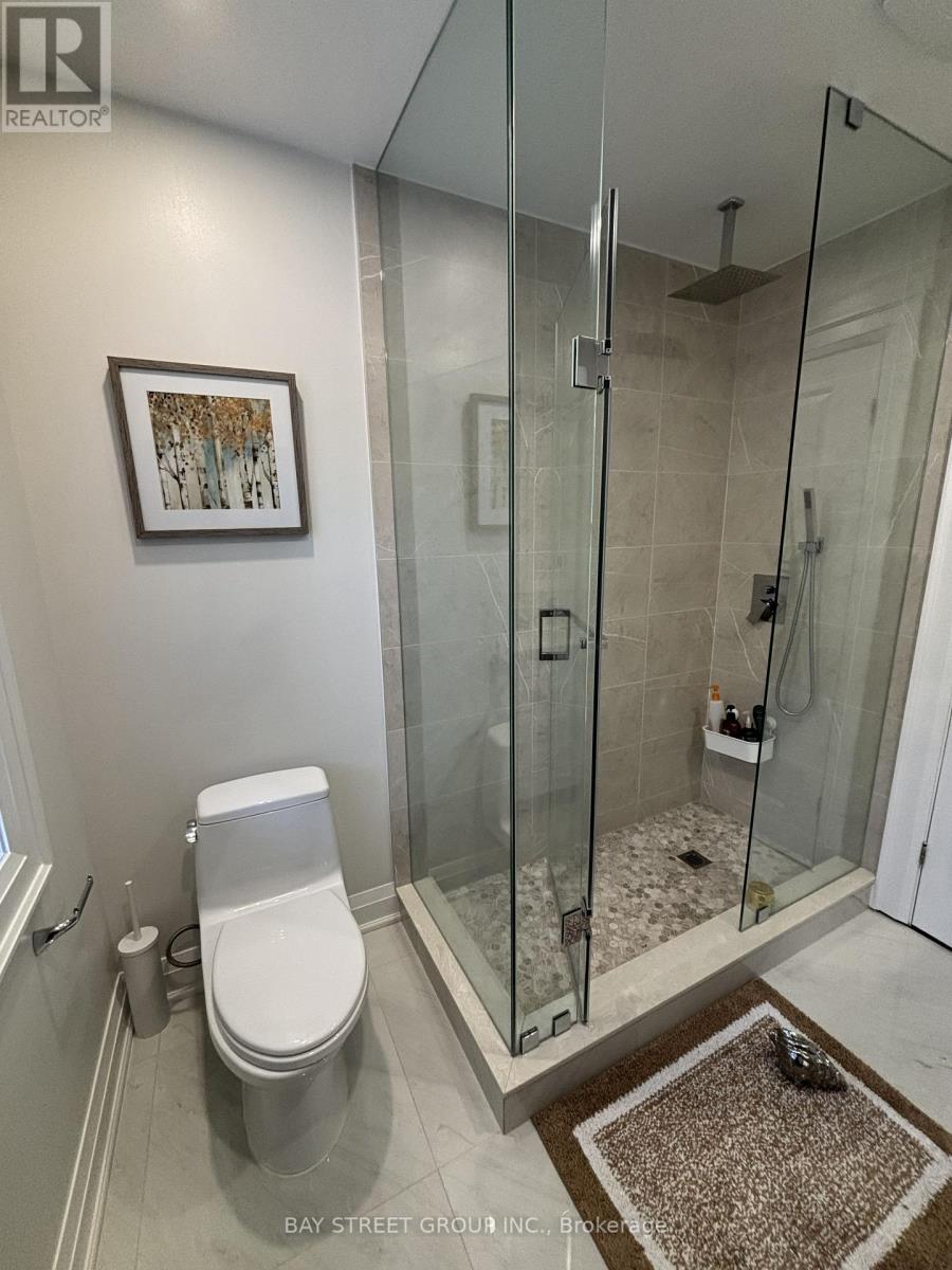 8 Dodie Street, Aurora, ON photo 17