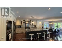 8 Dodie Street, Aurora, ON L4G2L2 Photo 6