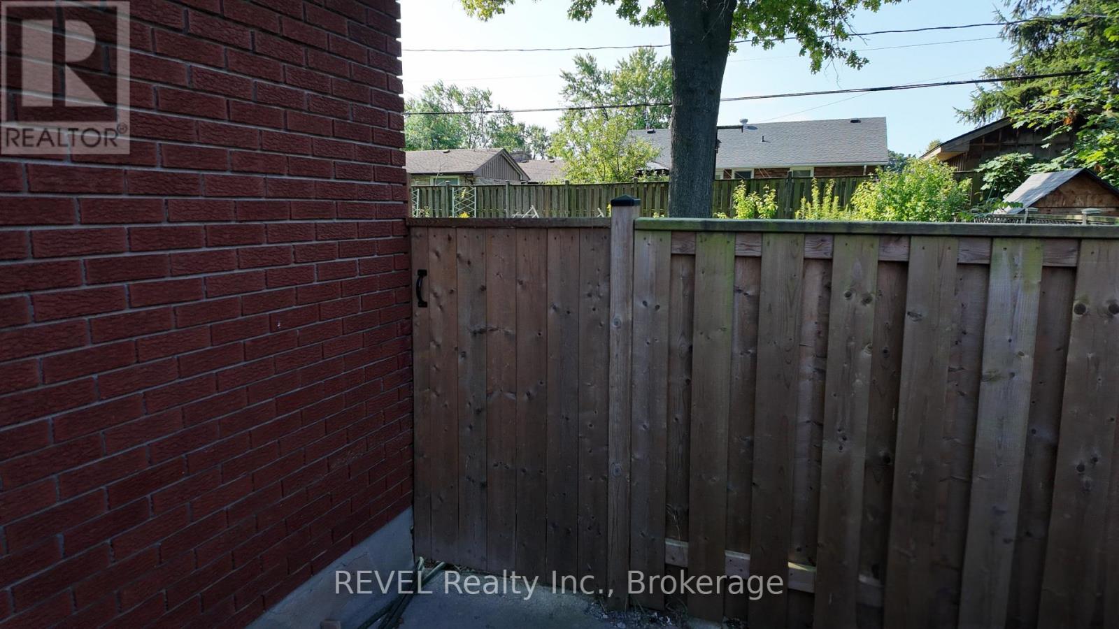 12 GLENDALE DRIVE, Welland (Prince Charles) — photo 2